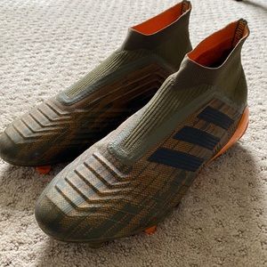 Predator 18+ Firm Ground Soccer Cleats Size 9